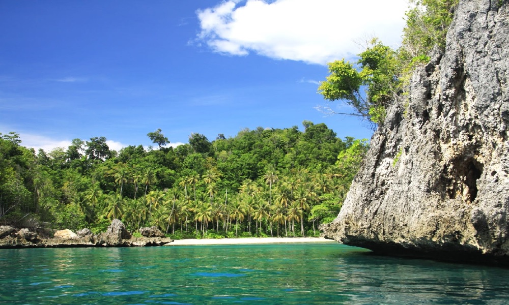 The Best Travel Guide to The Togean Islands - Hot Trip